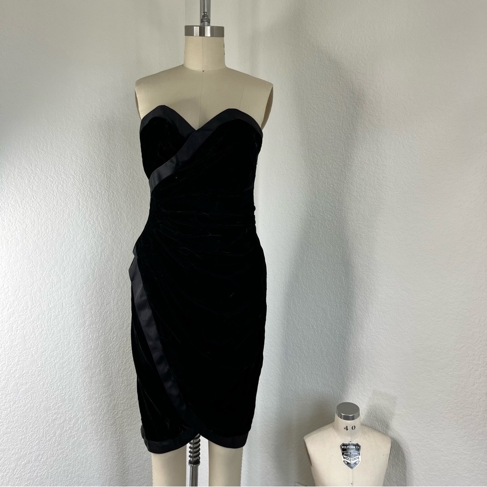 MODA Int'l Sweetheart Strapless LBD Mini Evening Dress